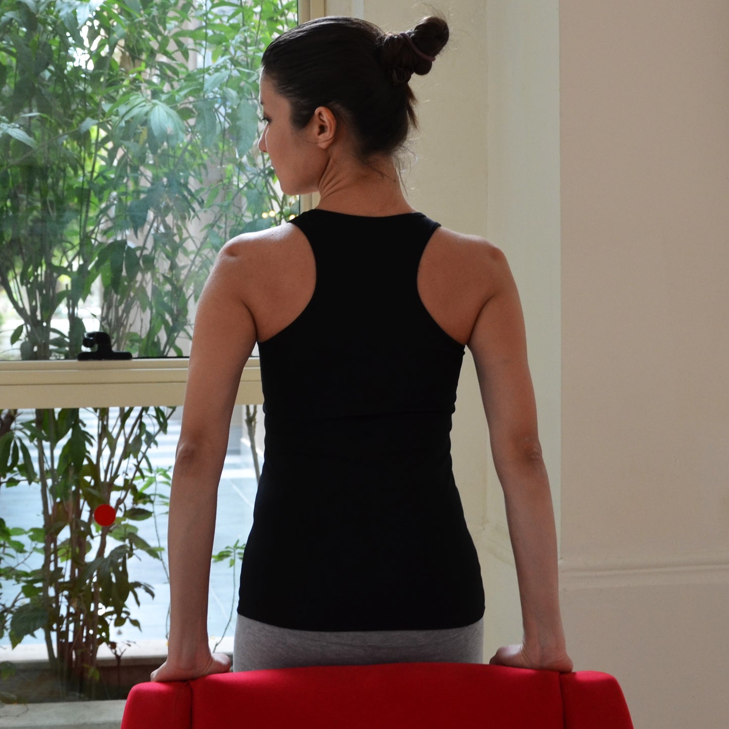  Sleeveless T-shirt Embroidered Sveta - Black