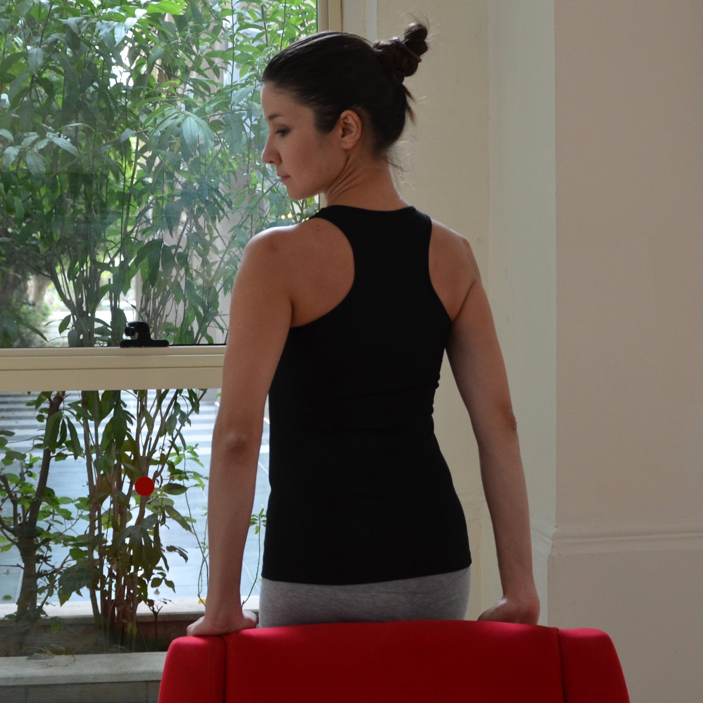  Sleeveless T-shirt Embroidered Sveta - Black
